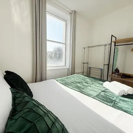 Alma Vale 1 - Hopewell * Μπρίστολ