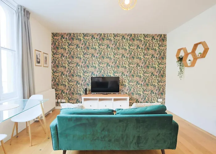 Alma Vale 1 - Hopewell * Bristol